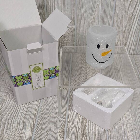 Scentsy Frosty Glow Nightlight Mini Warmer Wall Plug In RETIRED Brand New in Box - Picture 1 of 6